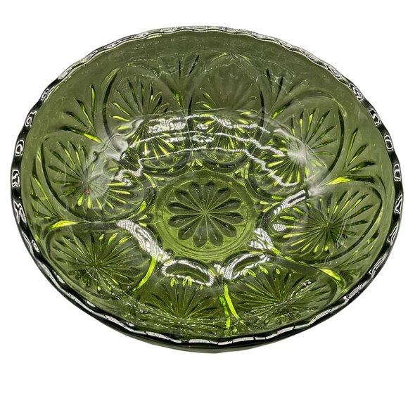 Vintage Anchor Hocking Green Serving Bowl With Star Cameo Medallion Pattern 8x3 - Picture 2 of 5